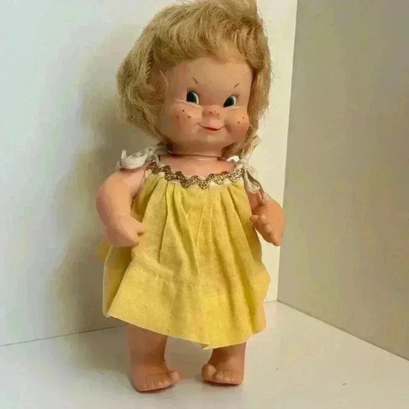 Vintage 60s made in Canada Regal Funny / Silly Face doll with outfit - Picture 2 of 7